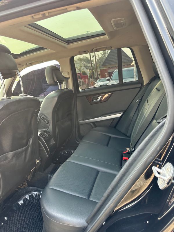 Thumbnail 5 of 2010 MERCEDES-BENZ GLK-Class 4matic